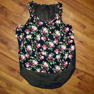 🔴2/$10🔴 Floral top with sheer back